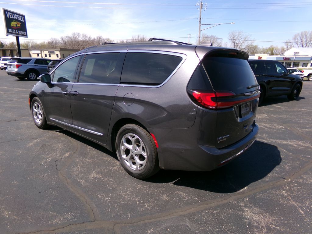 2022 Chrysler Pacifica Image 8