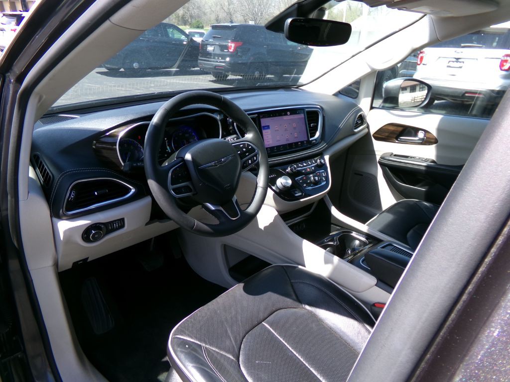2022 Chrysler Pacifica Image 14