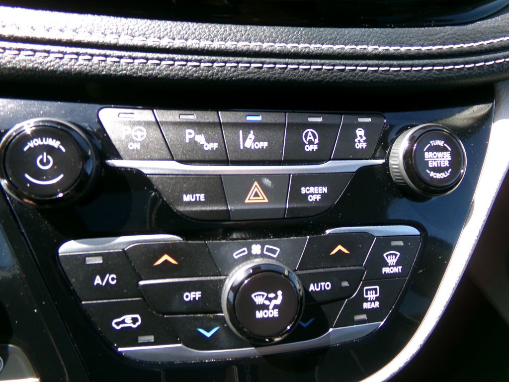 2022 Chrysler Pacifica Image 32