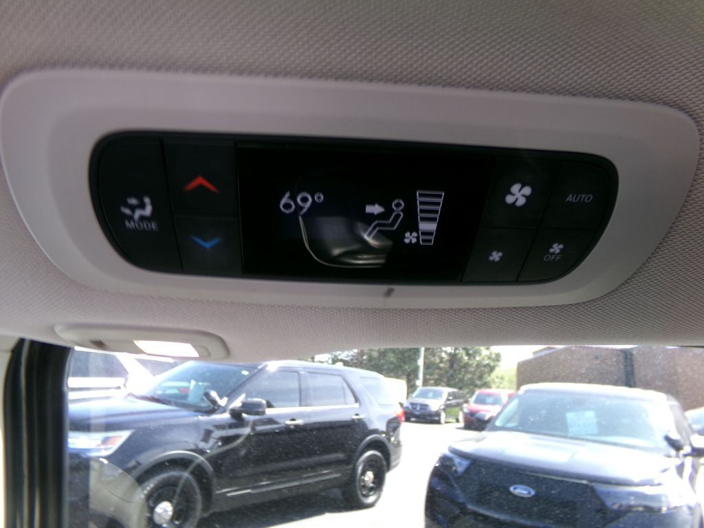 2022 Chrysler Pacifica Image 48