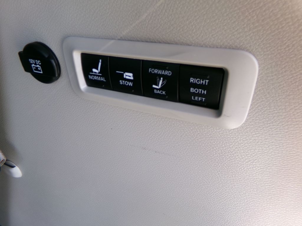 2022 Chrysler Pacifica Image 54