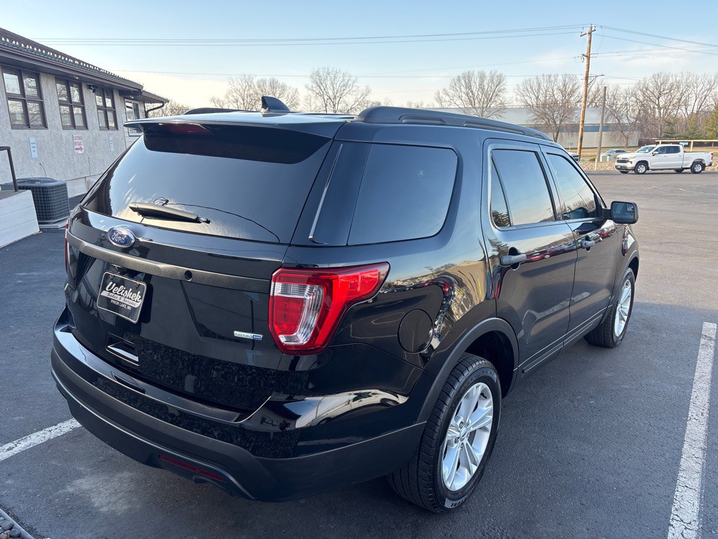 2016 Ford Explorer Image 3