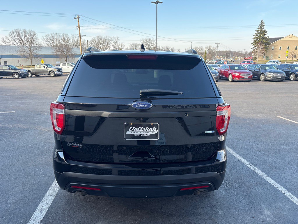 2016 Ford Explorer Image 4