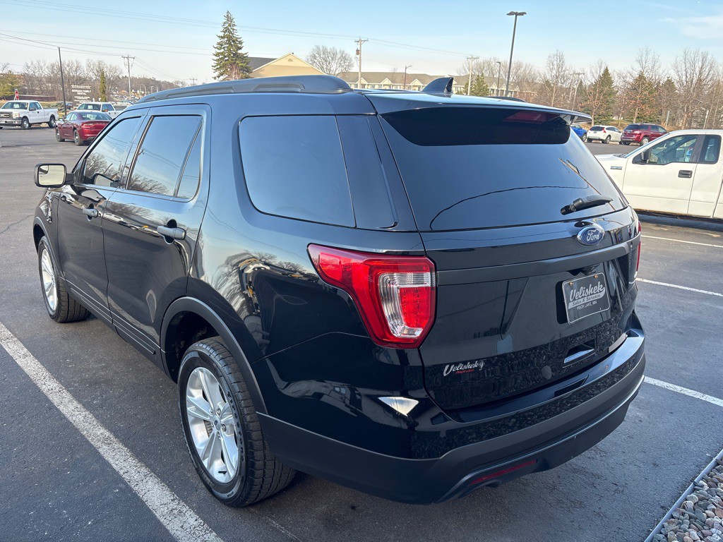 2016 Ford Explorer Image 5
