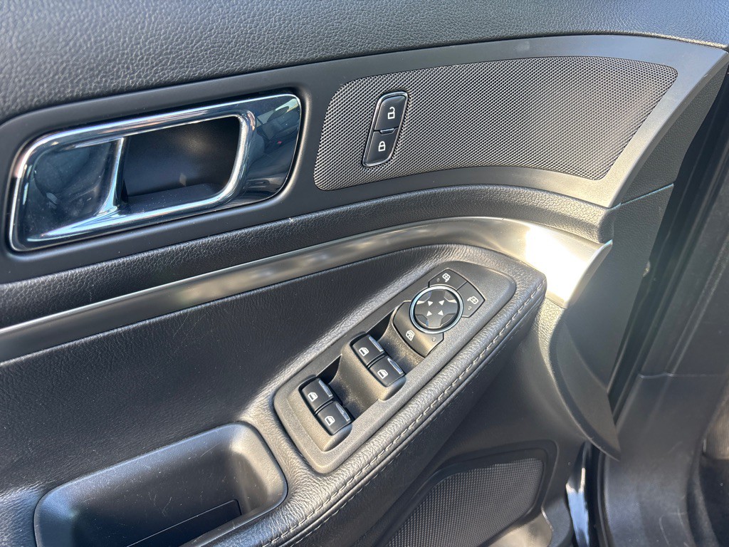 2016 Ford Explorer Image 10