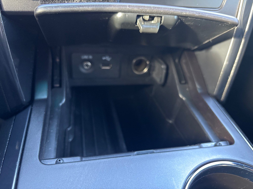 2016 Ford Explorer Image 18