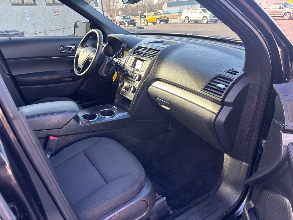 2016 Ford Explorer Image 27