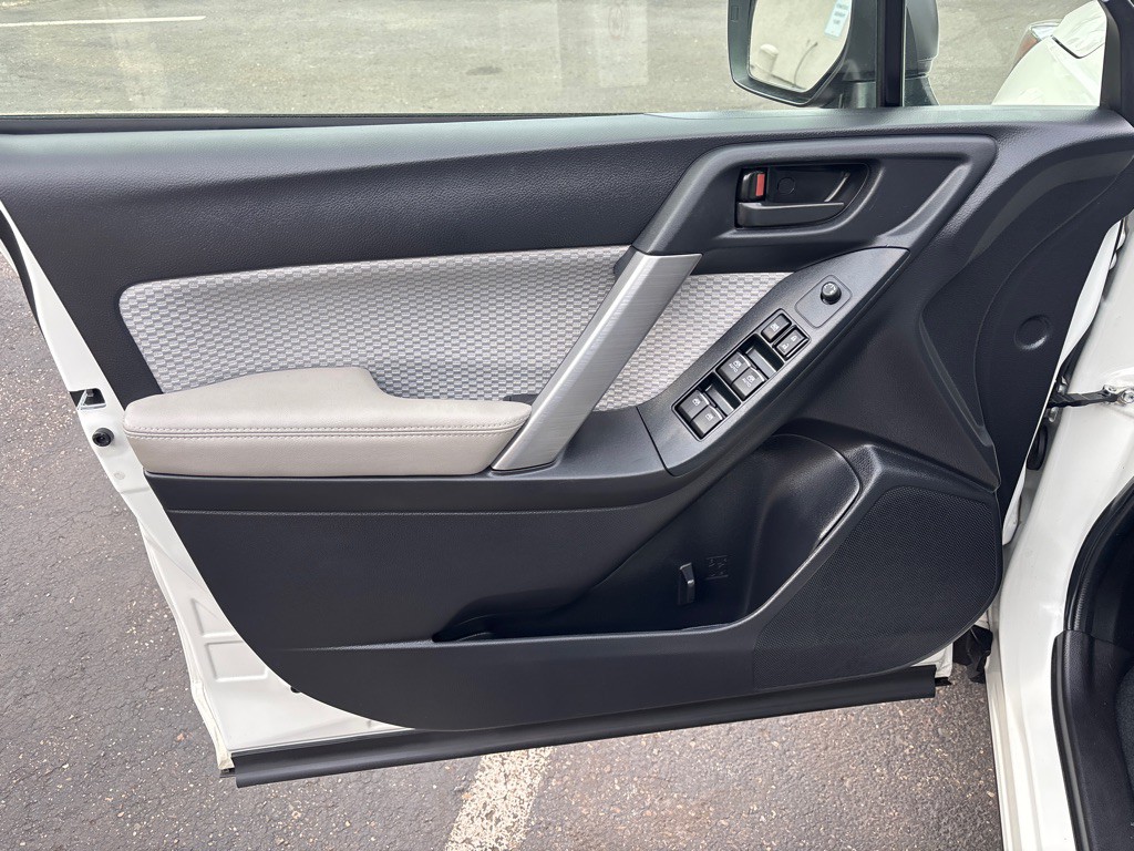 2018 Subaru Forester Image 9