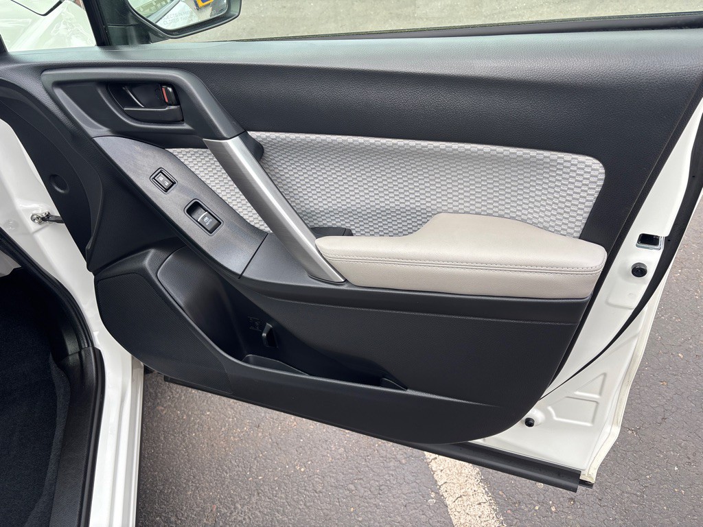 2018 Subaru Forester Image 27