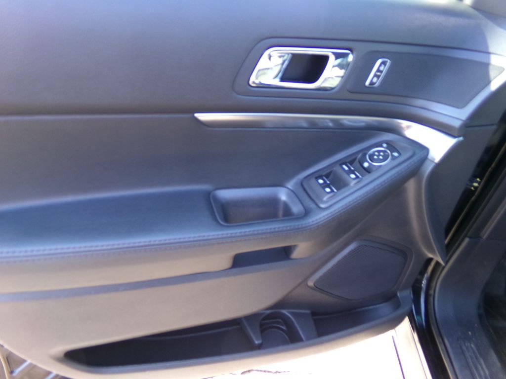 2015 Ford Explorer Image 9