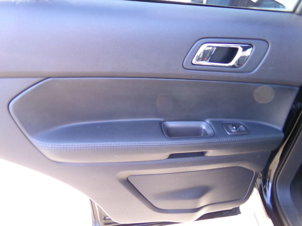 2015 Ford Explorer Image 24