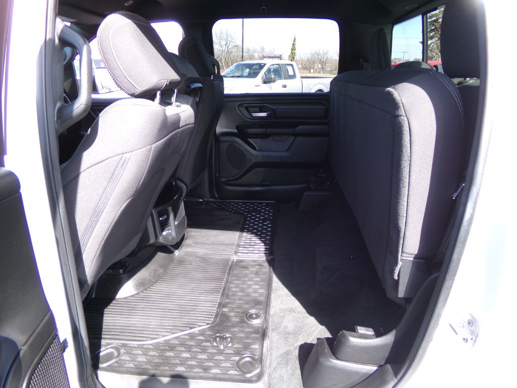 2023 RAM 1500 Image 32