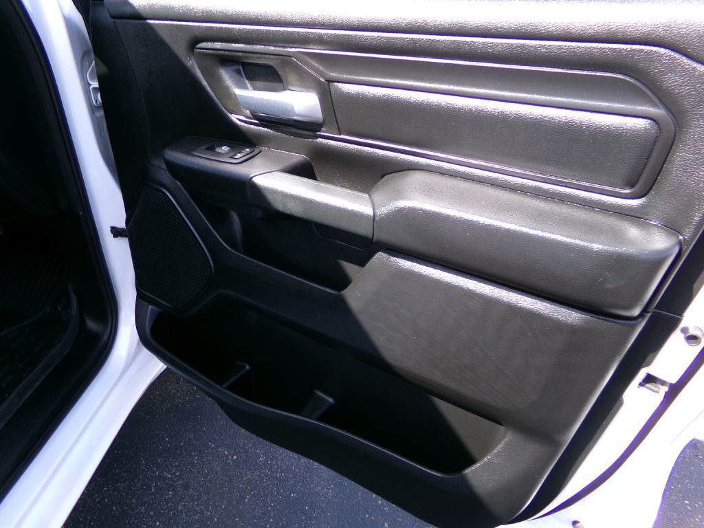 2023 RAM 1500 Image 36