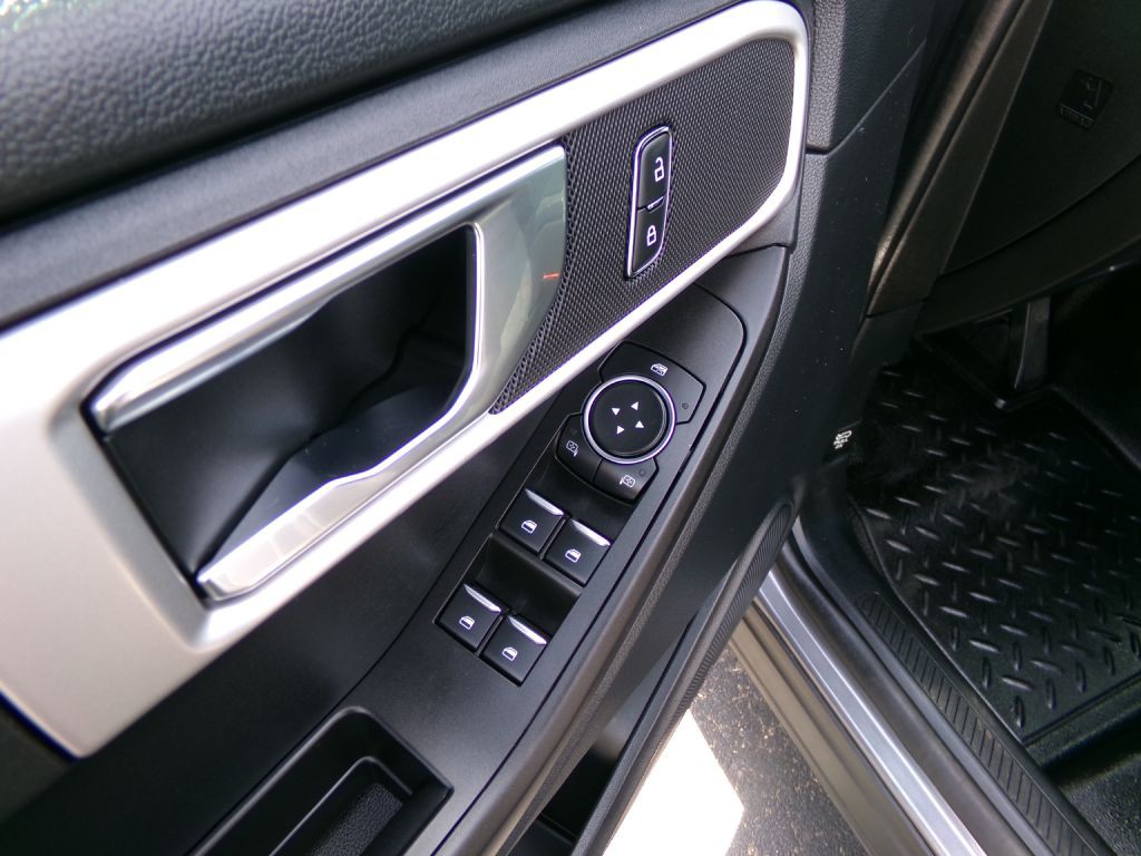 2021 Ford Explorer Image 11