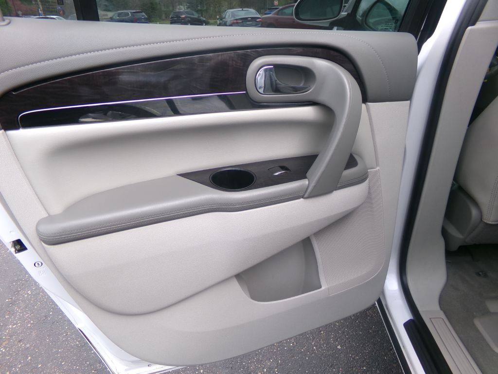2016 Buick Enclave Image 33