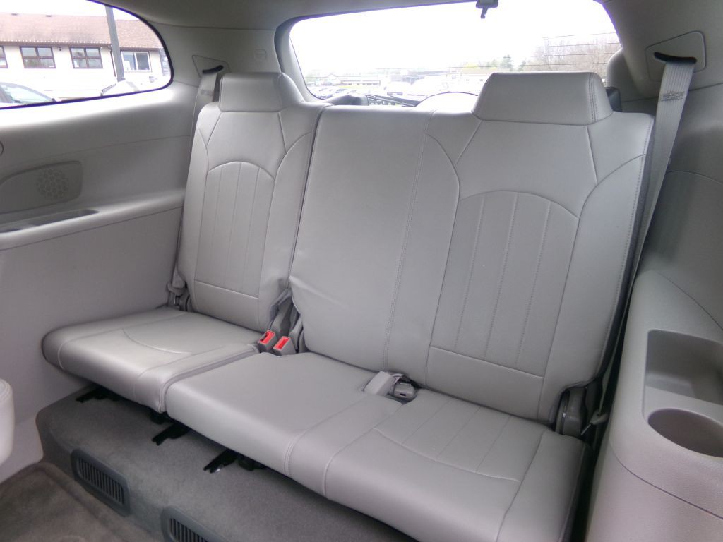 2016 Buick Enclave Image 34