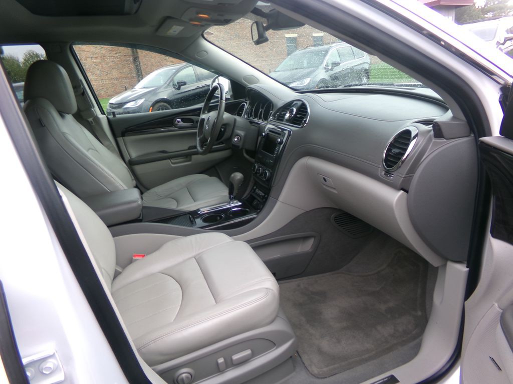 2016 Buick Enclave Image 38
