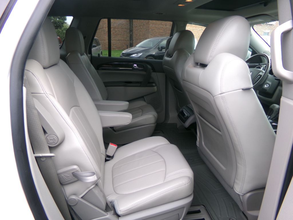 2016 Buick Enclave Image 40