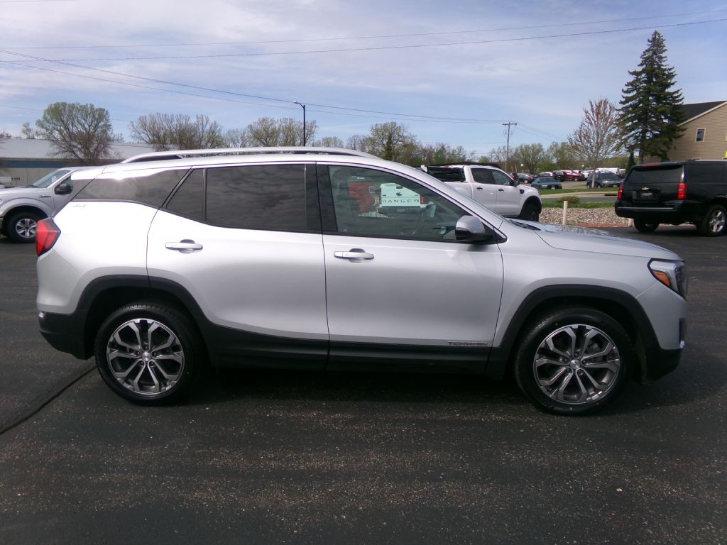 2018 GMC Terrain Image 2