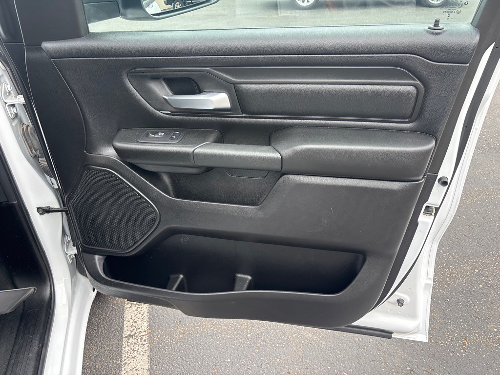 2023 RAM 1500 Image 24