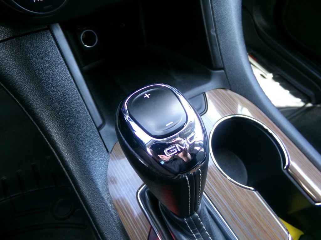 2019 GMC Acadia Image 25