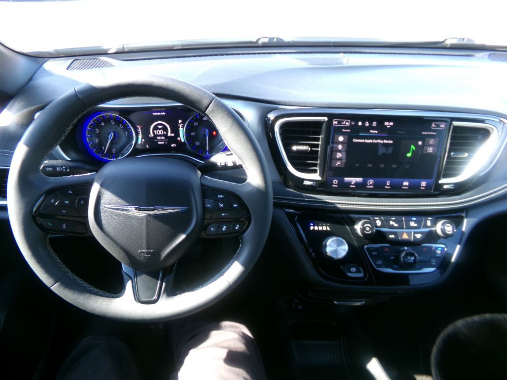2023 Chrysler Pacifica Image 14