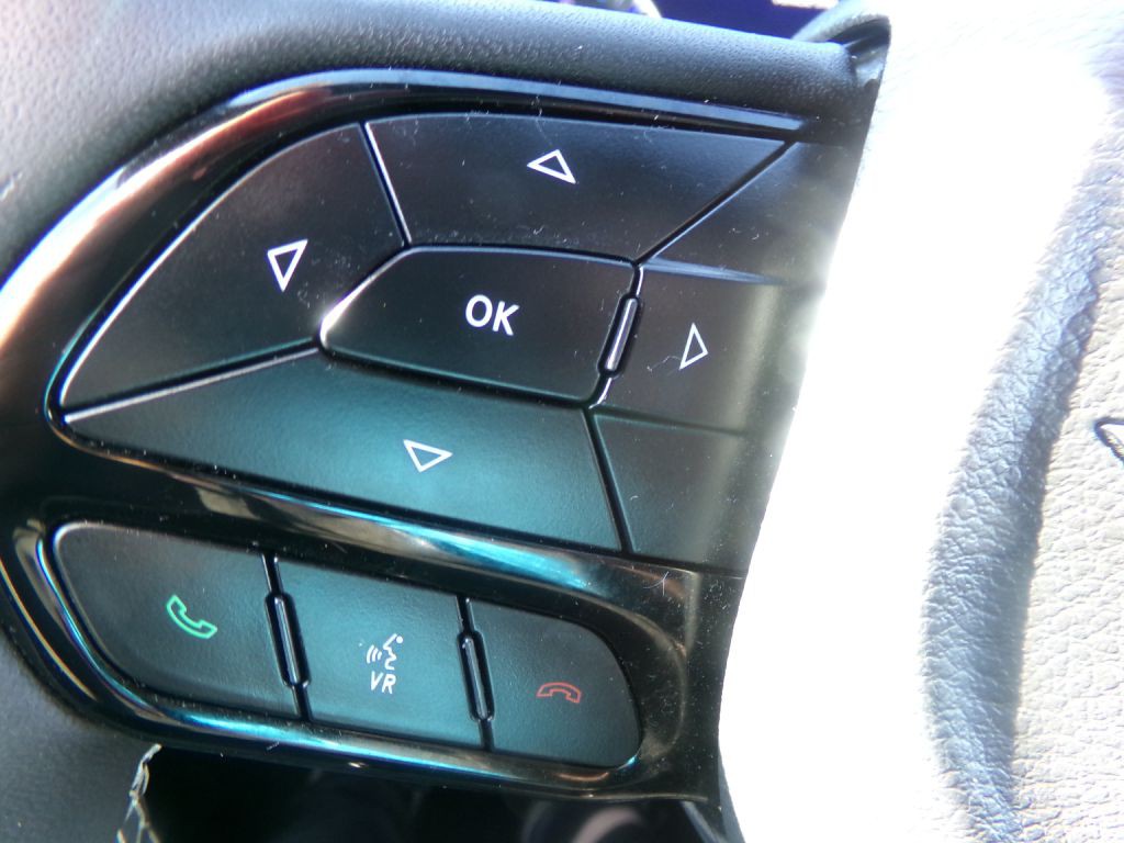2023 Chrysler Pacifica Image 15
