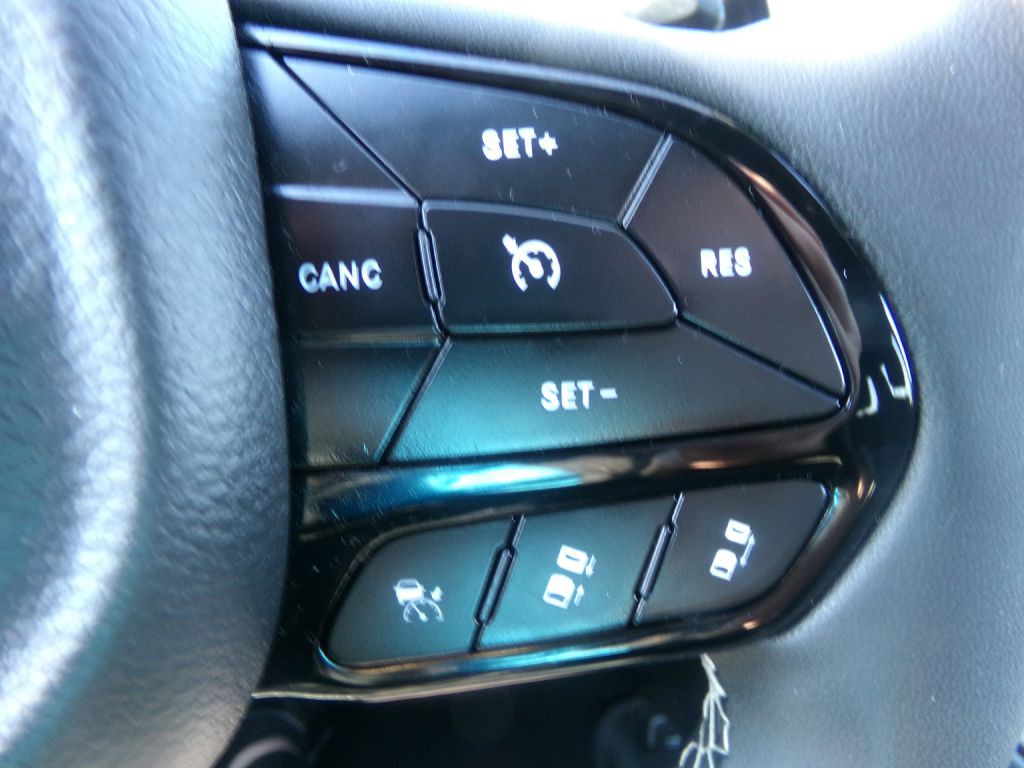 2023 Chrysler Pacifica Image 16
