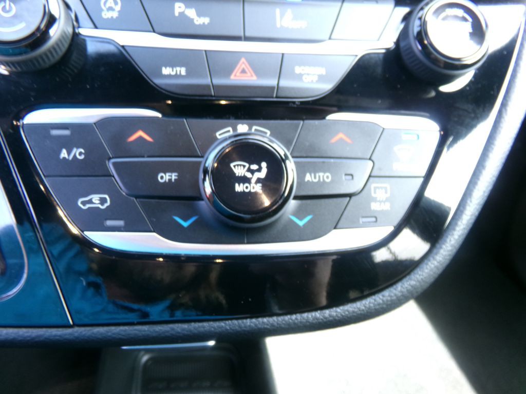 2023 Chrysler Pacifica Image 29