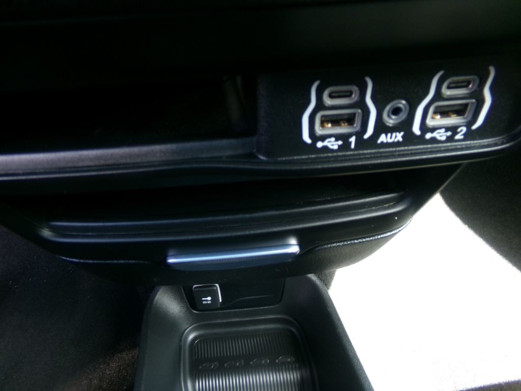2023 Chrysler Pacifica Image 30