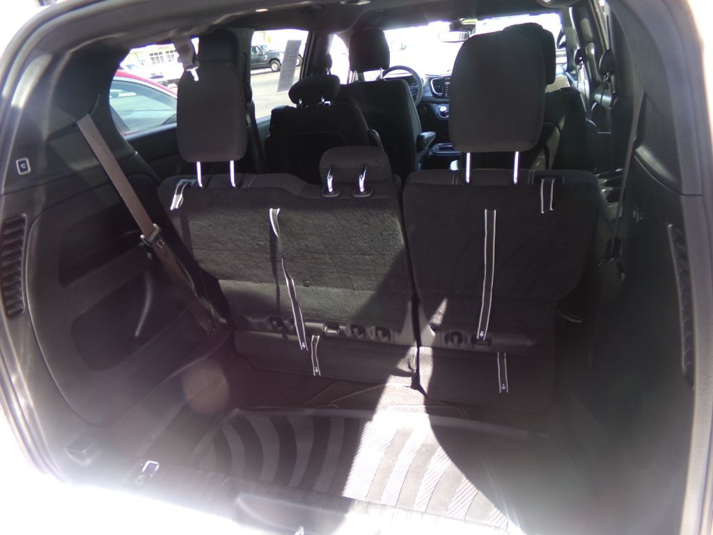 2023 Chrysler Pacifica Image 40