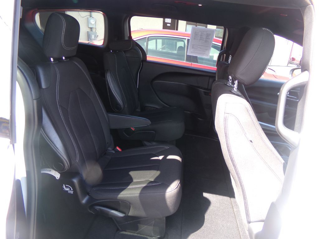 2023 Chrysler Pacifica Image 47