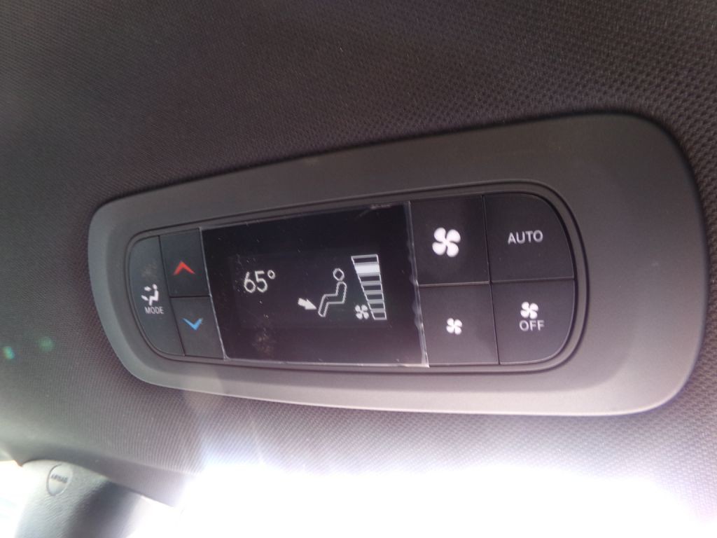 2023 Chrysler Pacifica Image 48