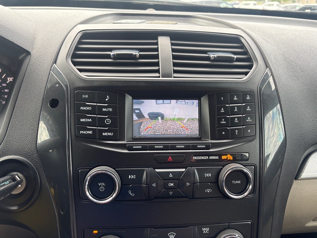 2019 Ford Explorer Image 19