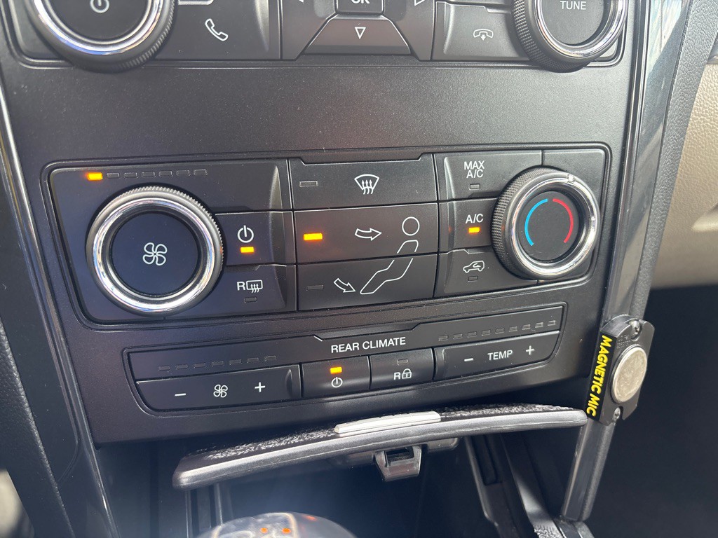 2019 Ford Explorer Image 21