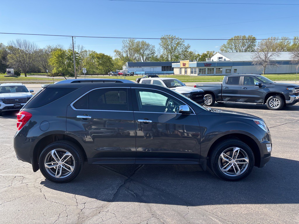 2017 Chevrolet Equinox Image 2