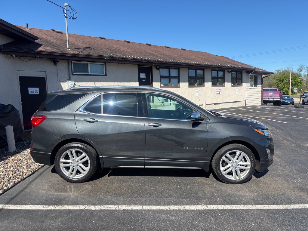 2019 Chevrolet Equinox Image 2