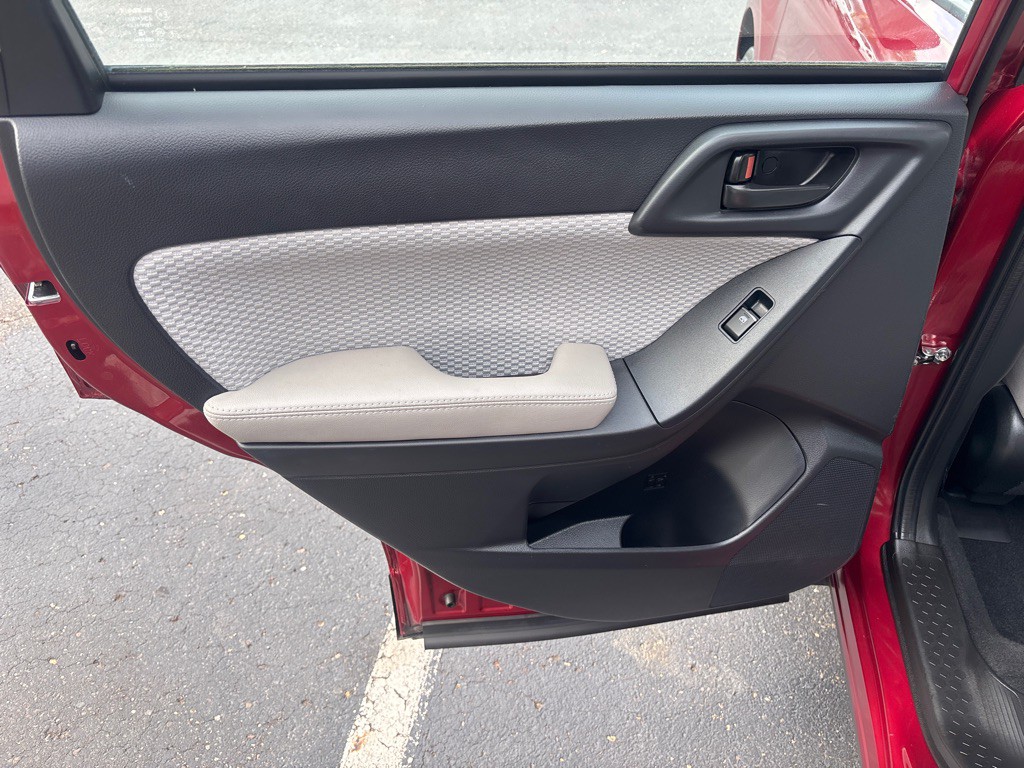 2017 Subaru Forester Image 22