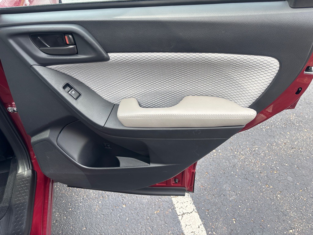 2017 Subaru Forester Image 25