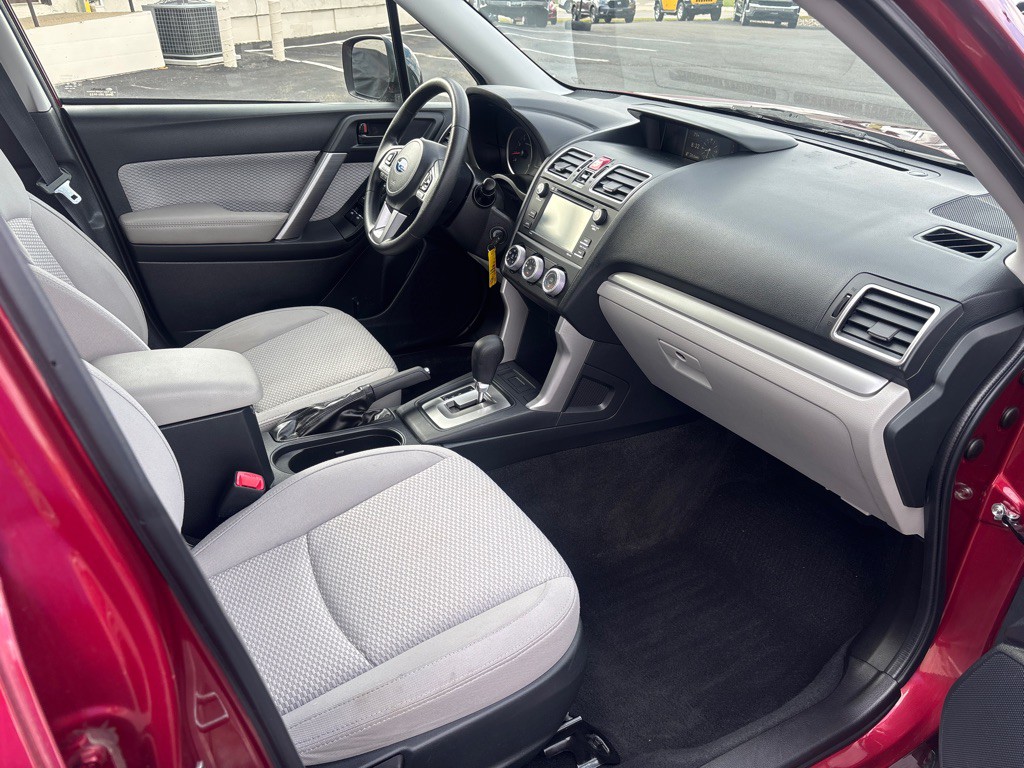 2017 Subaru Forester Image 28