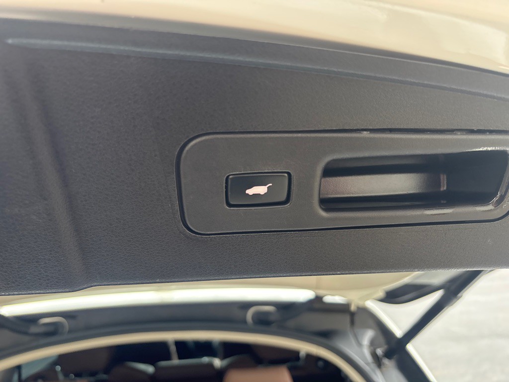2017 Acura MDX Image 40