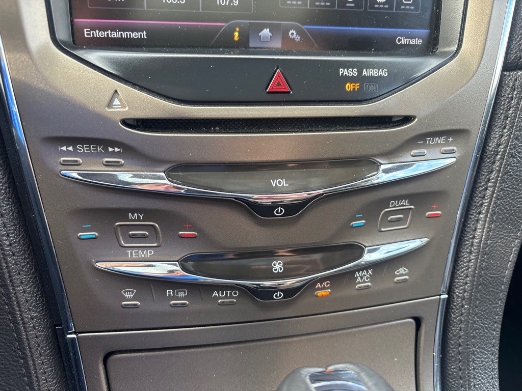 2013 Lincoln MKX Image 24