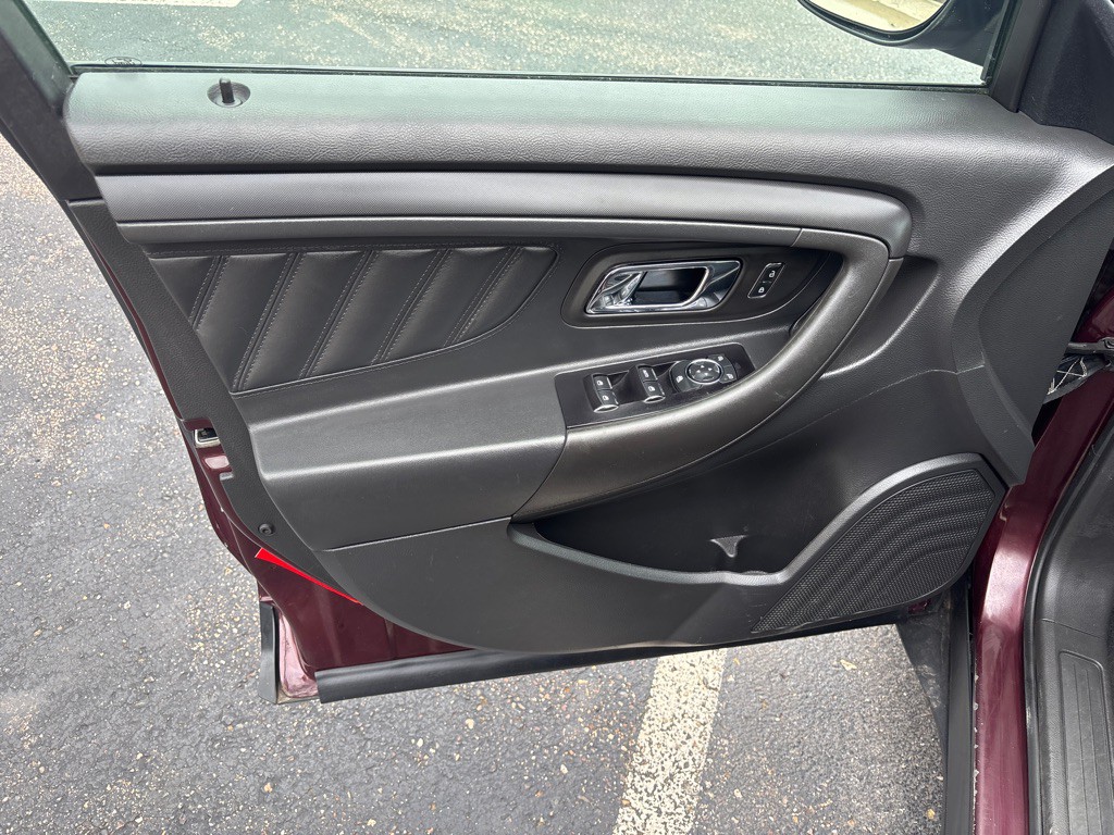 2018 Ford Taurus Image 9