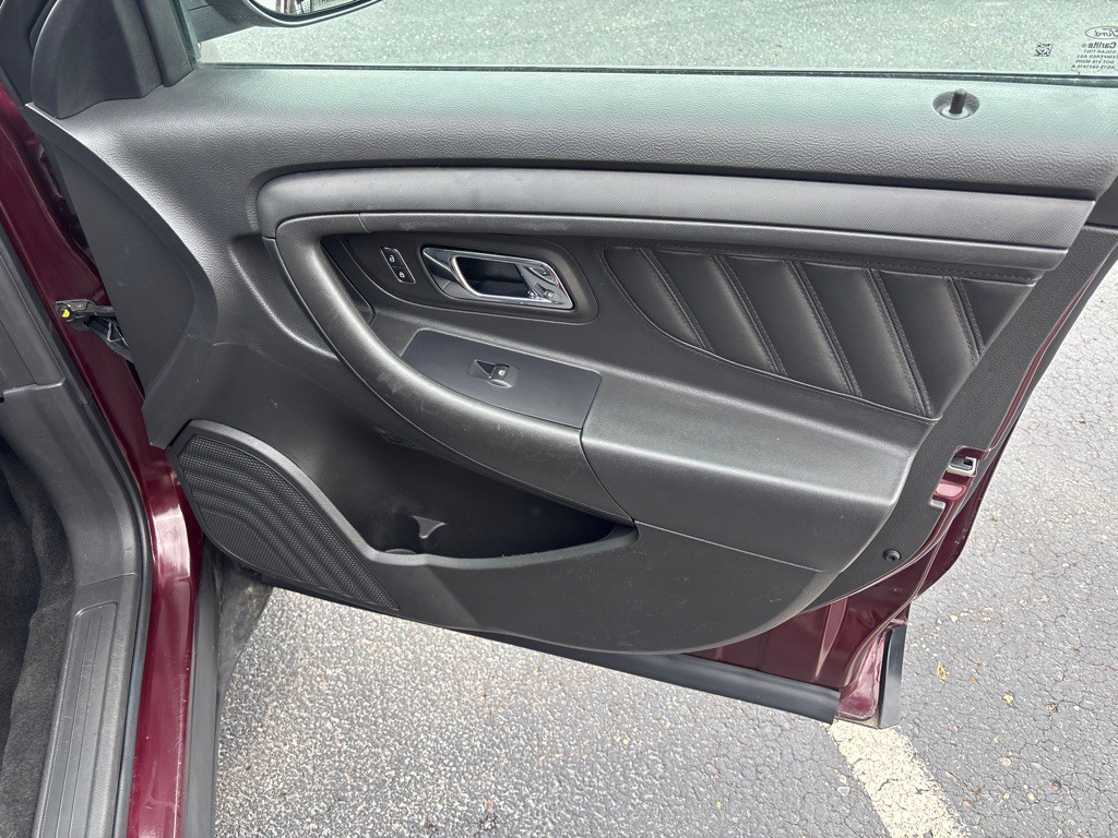 2018 Ford Taurus Image 24