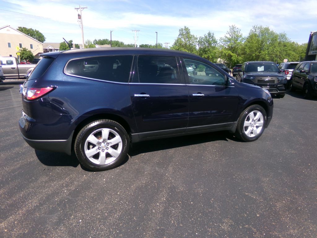 2016 Chevrolet Traverse Image 2