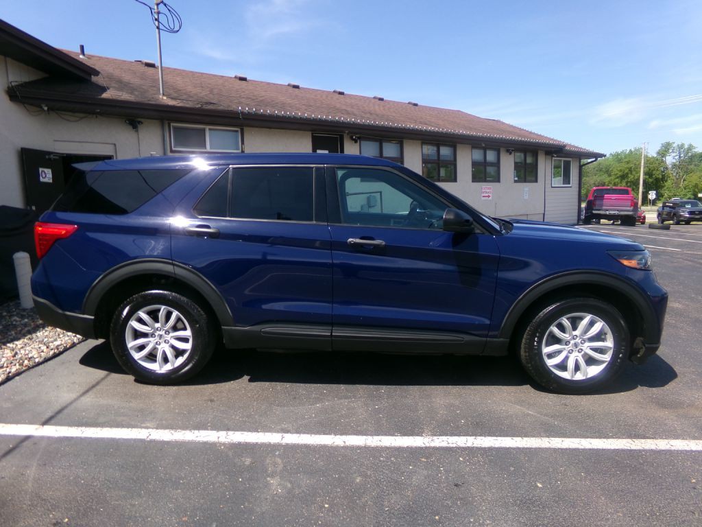 2021 Ford Explorer Image 2