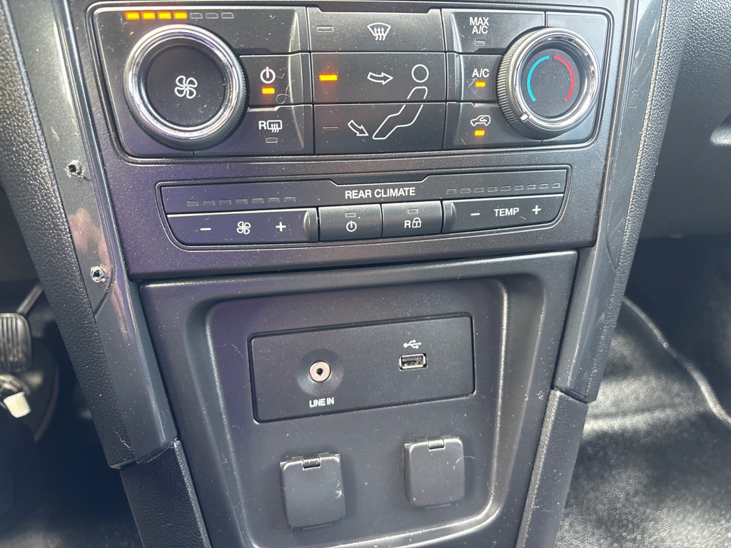 2019 Ford Explorer Image 19