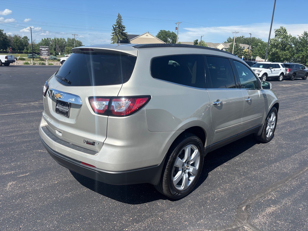 2017 Chevrolet Traverse Image 3
