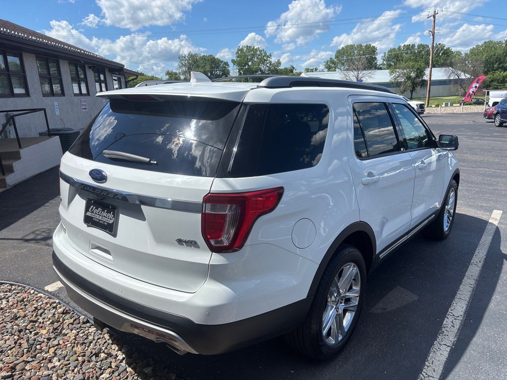 2017 Ford Explorer Image 3
