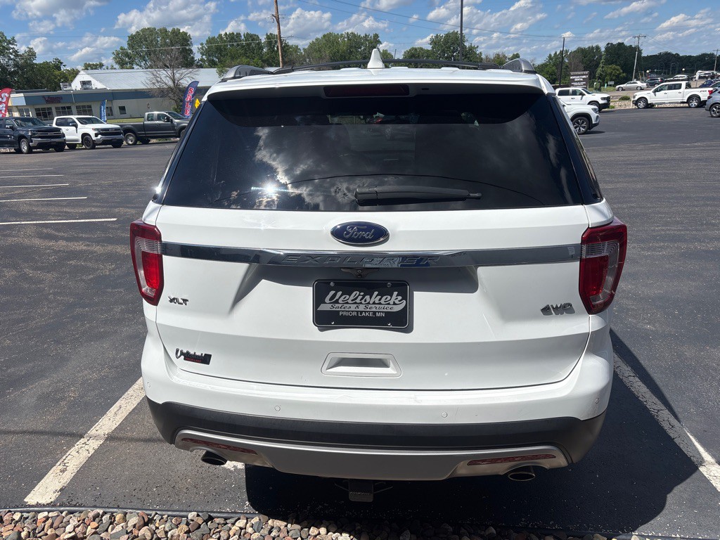 2017 Ford Explorer Image 4